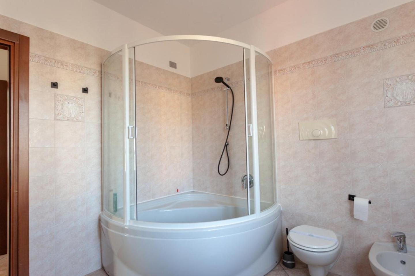 A Away From By Alex Apartment Busto Arsizio