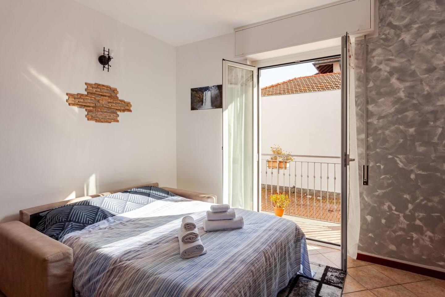 Apartment A Away From By Alex Busto Arsizio